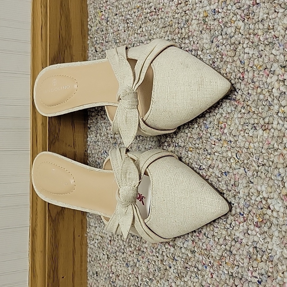 Bandolino Marlow Fabric Upper Cream Mules with Bow Accent Sz 6.5 NWT office